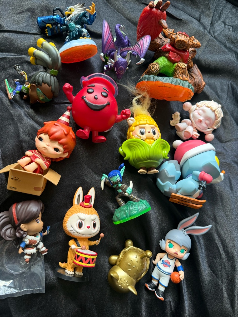 popmart labubu overwatch skylanders blizzard funko looney tunes figure bundle